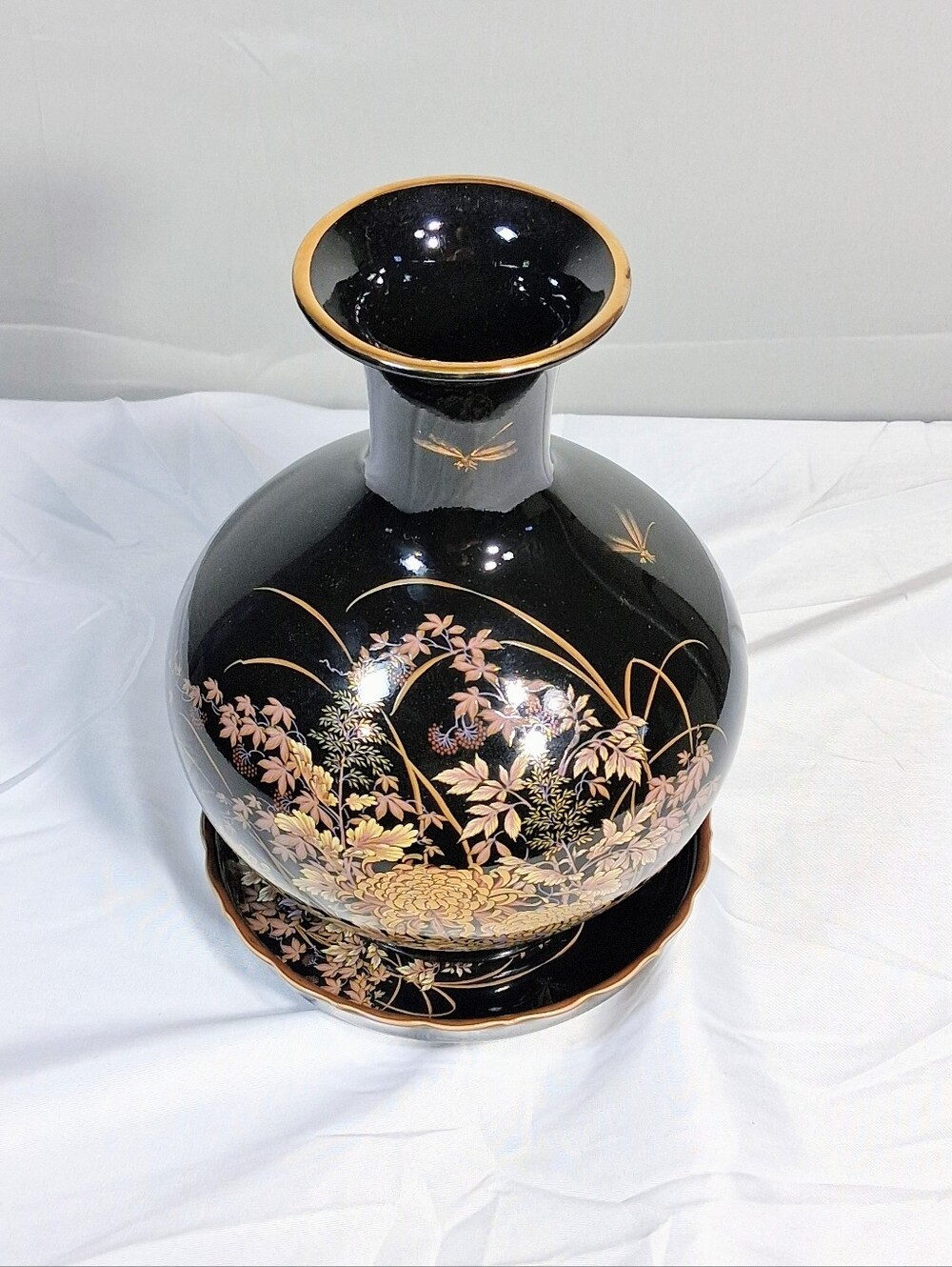8.5" Stunning Gold Rimmed Porcelain Black Shibata/Toyo Oriental Vase w/ Plate